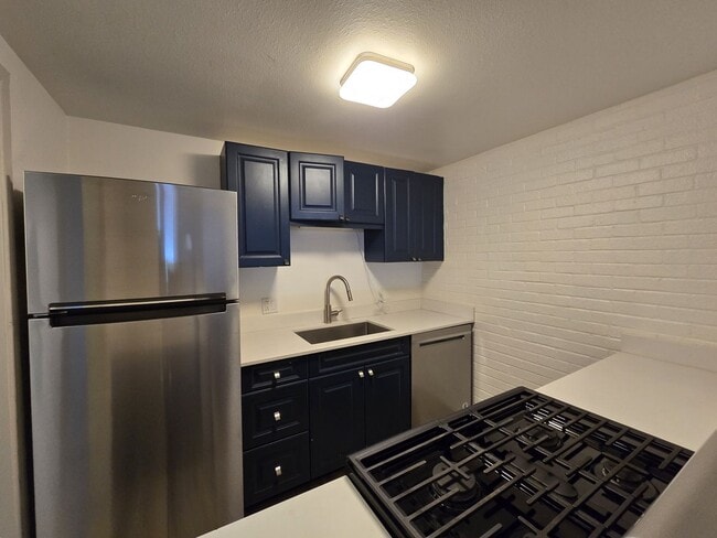 Building Photo - 663 Bishops Lodge Rd
