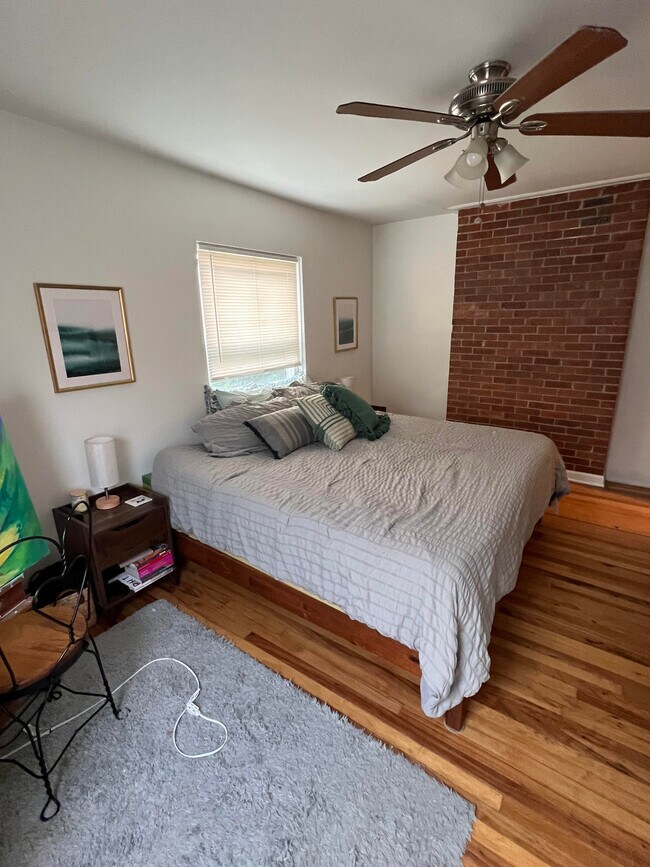 Dormitorio 1 en la planta superior - 1797 Northwest Blvd