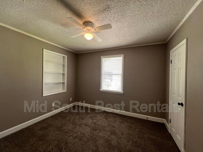 Foto del edificio - 384 E Dison Ave