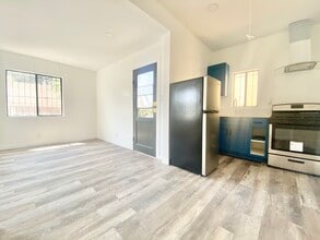Building Photo - 2822 Darwin Ave