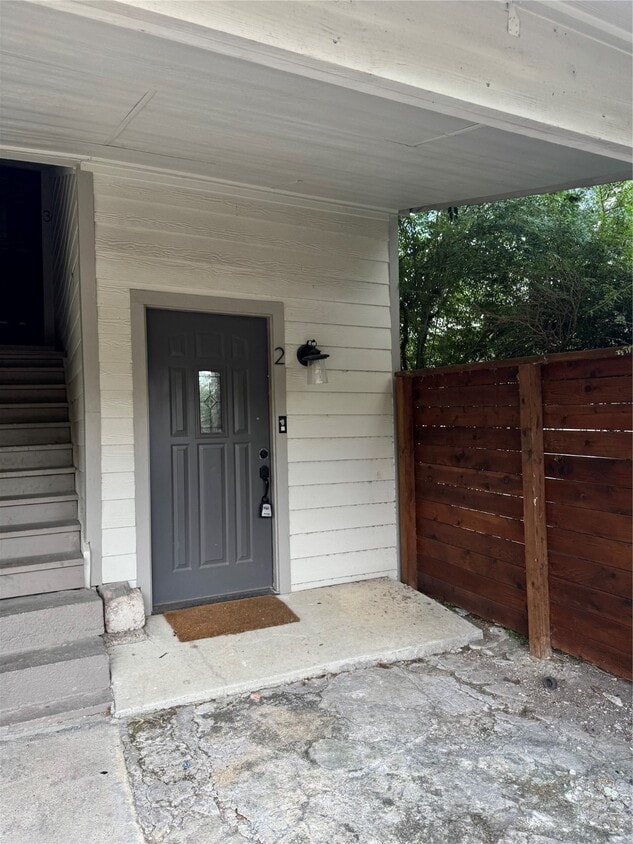 Foto principal - 4630 Woodside St