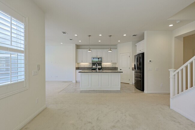 Foto del edificio - Gorgeous 4 Bedroom and 3 Bath Home in Chula vista/Otay Ranch Area