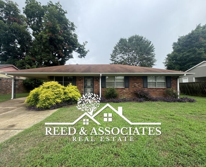 Primary Photo - 3 Bedroom in White Haven - Coro Lake!