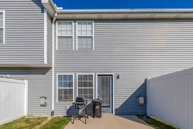 Building Photo - 4367 NE 83rd Terrace