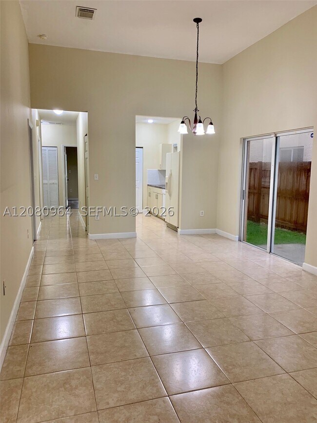 Foto del edificio - 2536 NE 41st Terrace