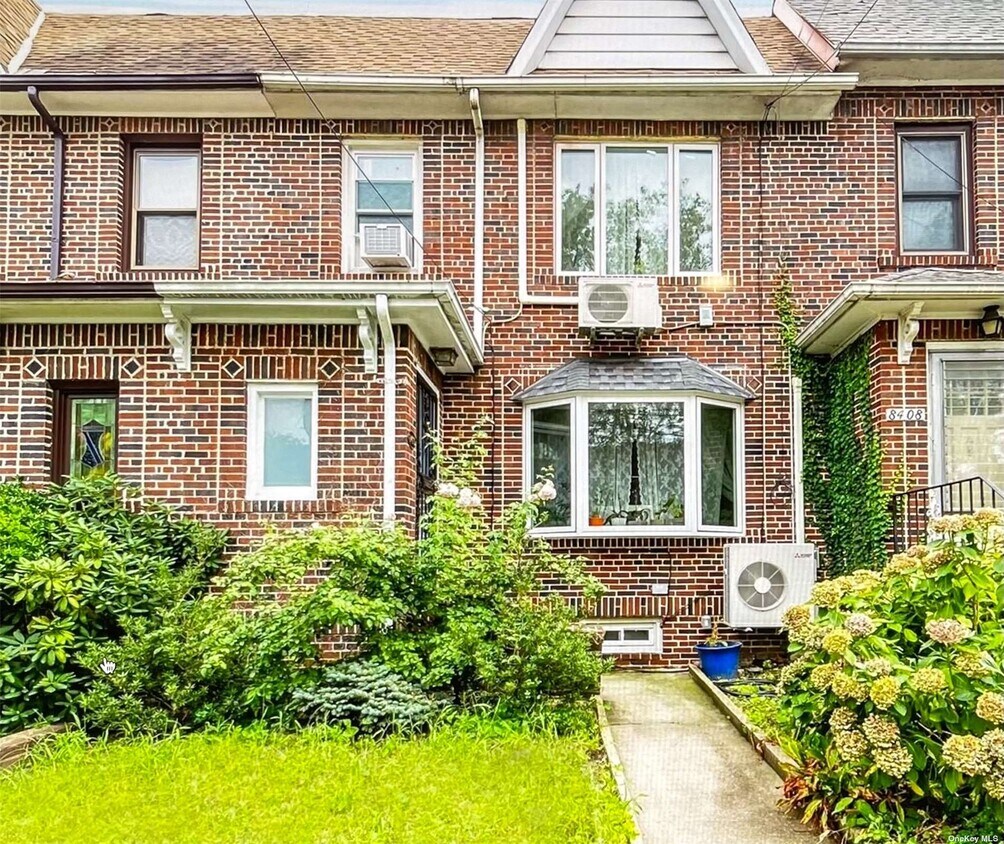Foto principal - 84-10-84-63 63rd Ave