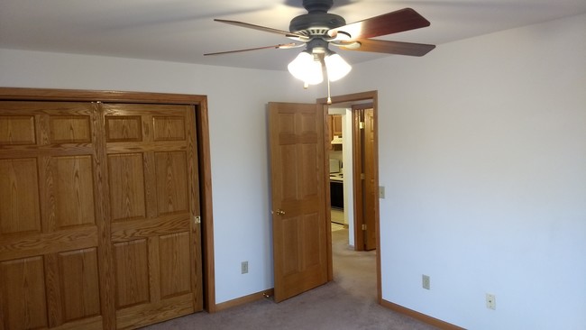 Building Photo - 246 Davison Dr