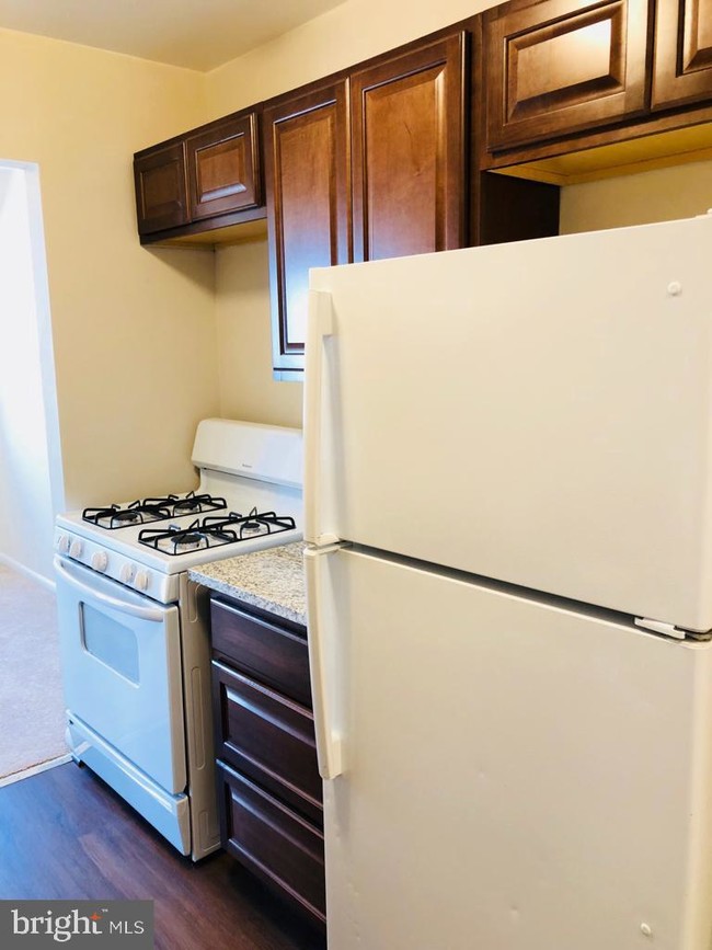 Foto del edificio - 7094 Spring Garden Dr