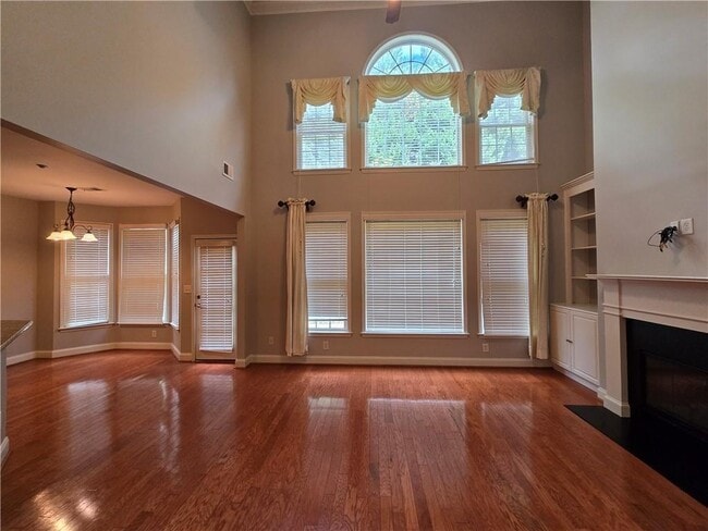 Foto del edificio - 624 Maple Grove Way