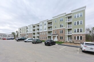 Building Photo - 4 Winslow Ln
