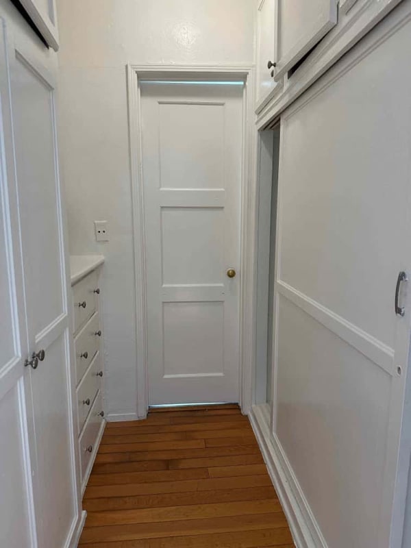 Building Photo - 1737 N Sycamore Ave