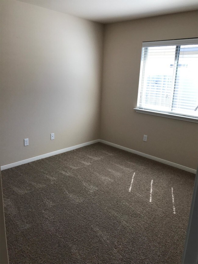 Building Photo - 531 Parkfield Ln