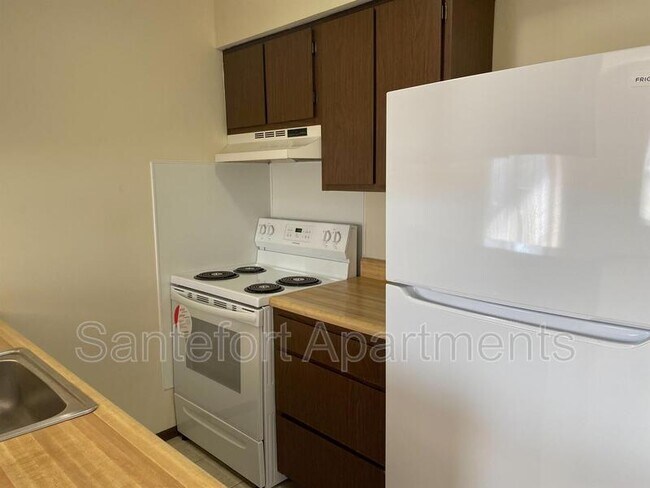 Building Photo - 5403 Haymeadow Ln