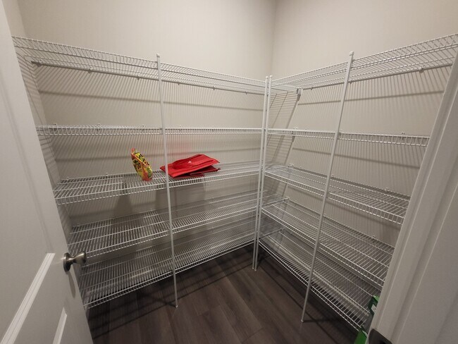 Foto del edificio - 5203 E L St