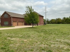 Building Photo - 815 Blue Quail Dr