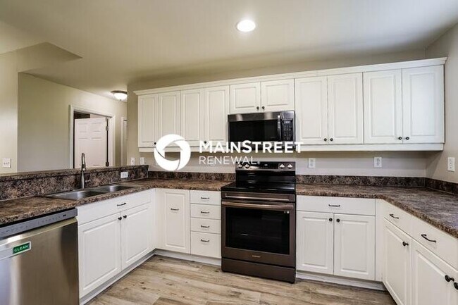Building Photo - 3 Bedroom Pet-Friendly Home in Cape Coral, FL with Main Street Renewal