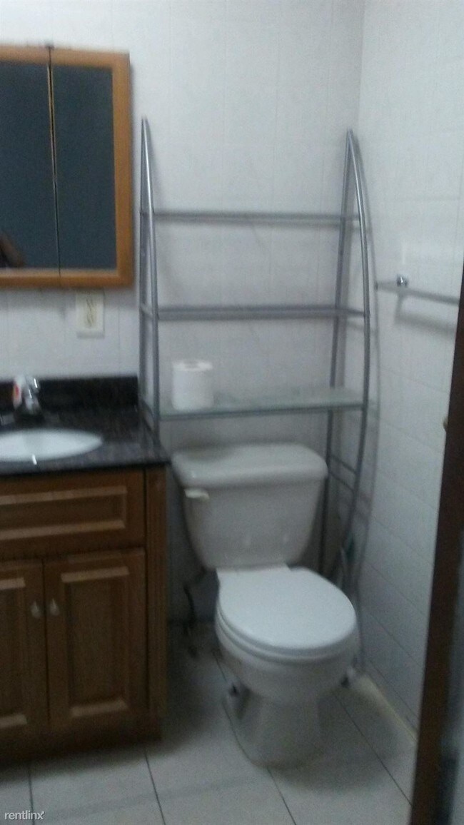 Foto del edificio - 6069 Myrtle Ave