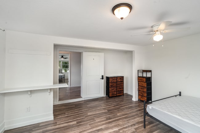 Building Photo - 221 Duxbury Ave