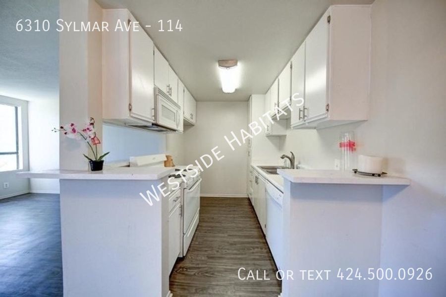 Foto principal - 6310 Sylmar Ave