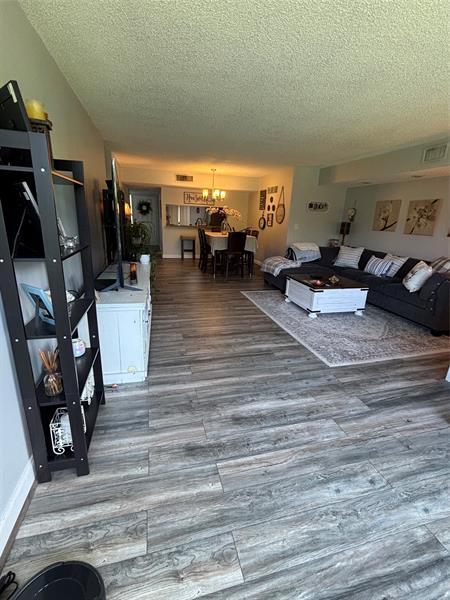 Building Photo - 2660 Carambola Cir N