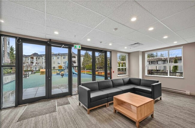 Building Photo - 20695 Eastleigh Cres