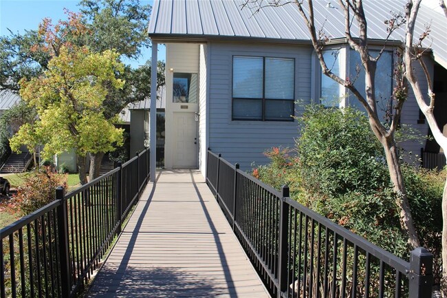 Foto del edificio - 108 World of Tennis Sq