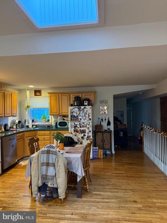 Foto del edificio - 1541 W Thompson St