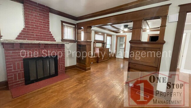 Building Photo - 3 Bedroom 1.5 Bathroom home in Kansas City!