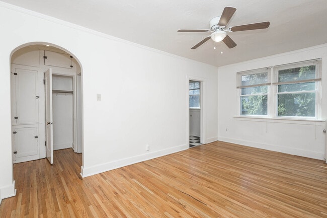 Building Photo - The Houston