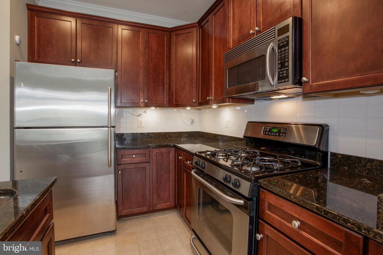 Foto principal - 9020 Lorton Station Blvd