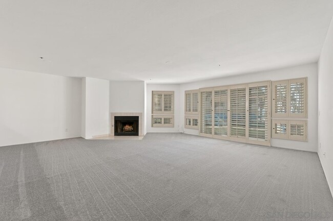 Living Room - 400 N Pacific St