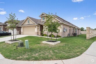 Building Photo - 600 Spurlock Wy
