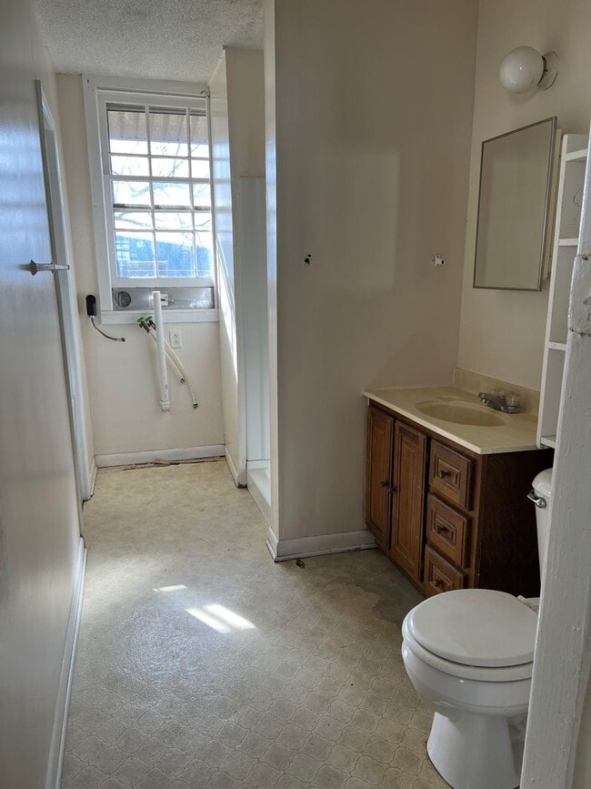 Building Photo - 2BR/1BA located near Dothan, AL airport
