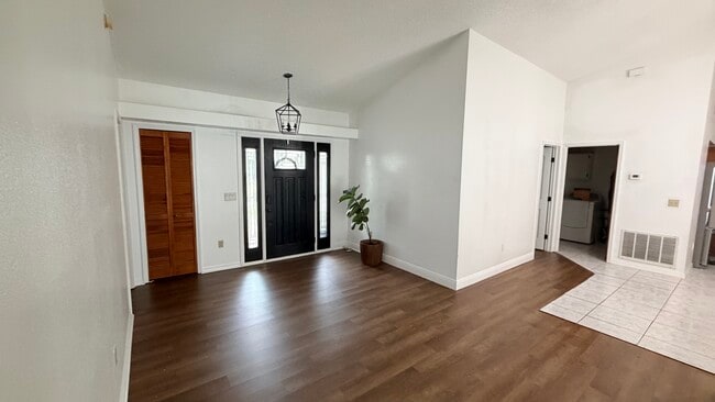 Building Photo - 20203 Majestic St