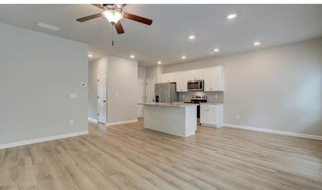 Building Photo - 7110 Chara Ln