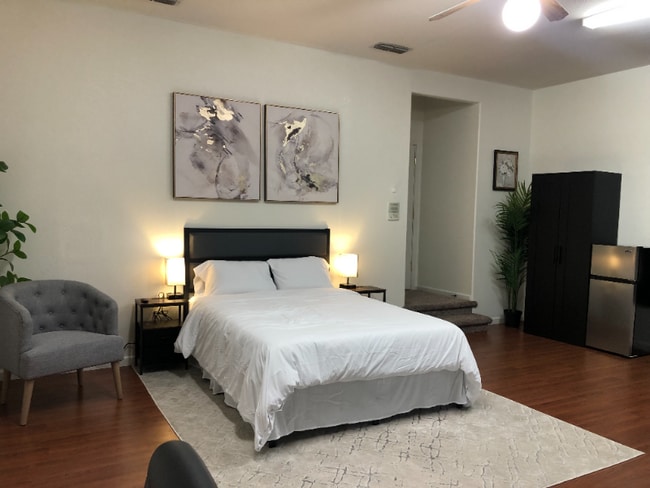 Foto del edificio - 8408 Arrowroot Cir