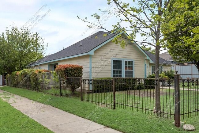 Photo - 925 Mt Auburn Ave Apartment