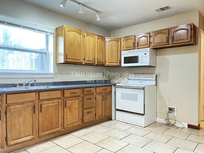 Foto del edificio - 1717 Lindsey Rd