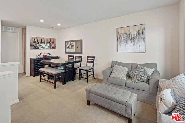 Foto del edificio - 14122 Willow Ln
