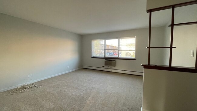 Building Photo - 426 1/2 W Touhy Ave