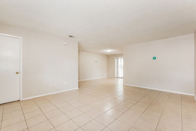 Building Photo - 213 Moonbeam Rd