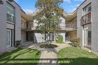 Building Photo - 2722 Knight St