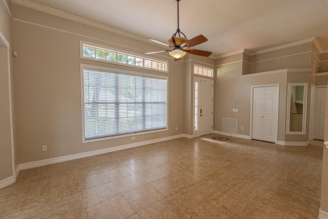 Building Photo - 1326 SW Briarwood Dr