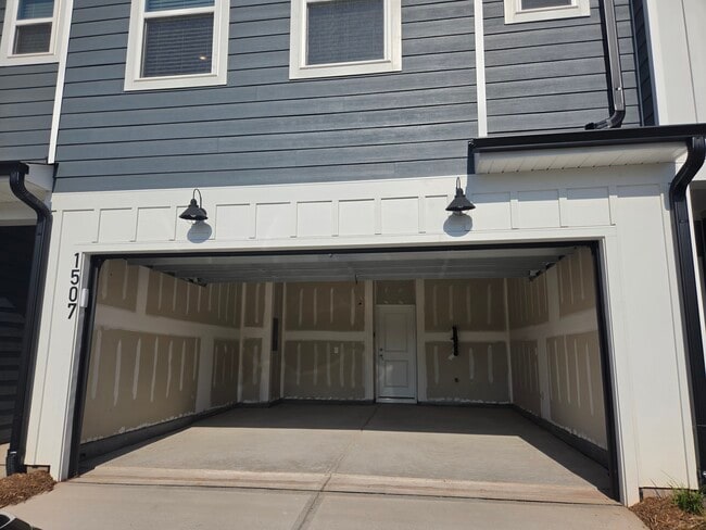 Building Photo - 1507 Everton Ave