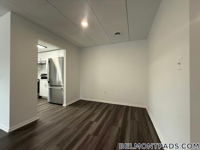 Foto del edificio - 53 Hill Rd