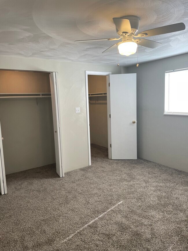 Foto del edificio - 101 Locust Hill Rd