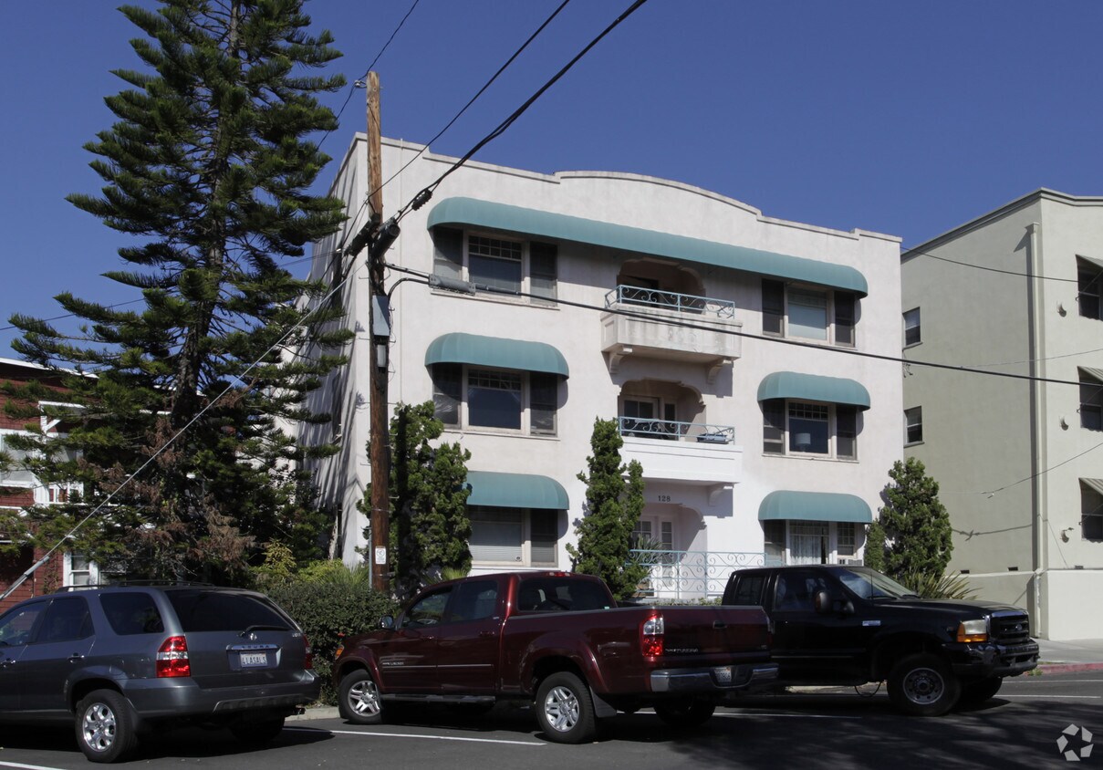 Foto del edificio - 128 Kalmia St