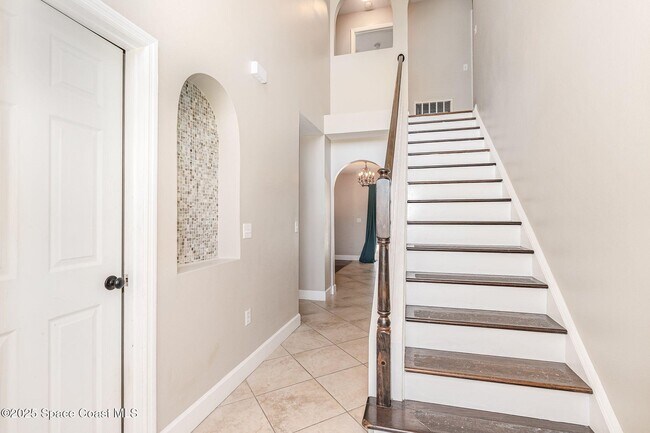 Building Photo - 5277 Mansford Pl