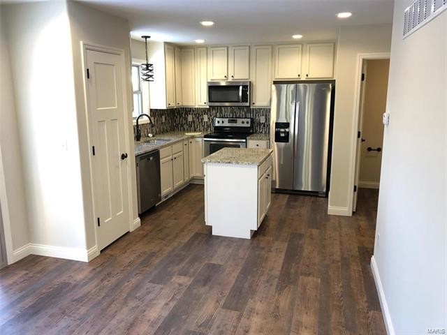 Foto del edificio - 80 Huntleigh Woods Ct
