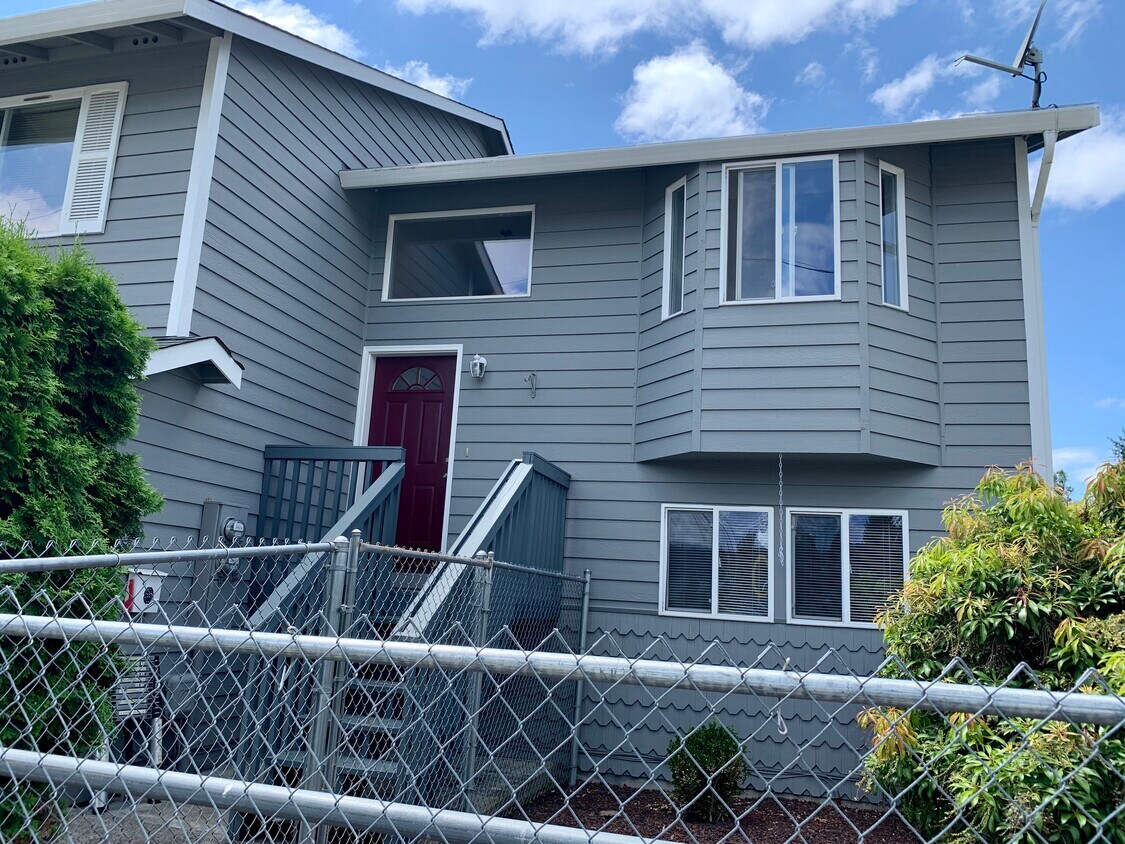 1404 Bonney Ave, Sumner, WA 98390 Townhome Rentals in Sumner WA